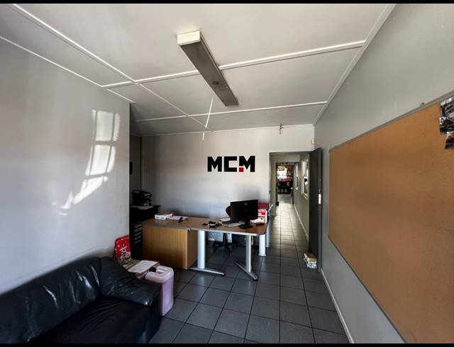 915M² WAREHOUSE TO LET IN AIRPORT INDUSTRIA
